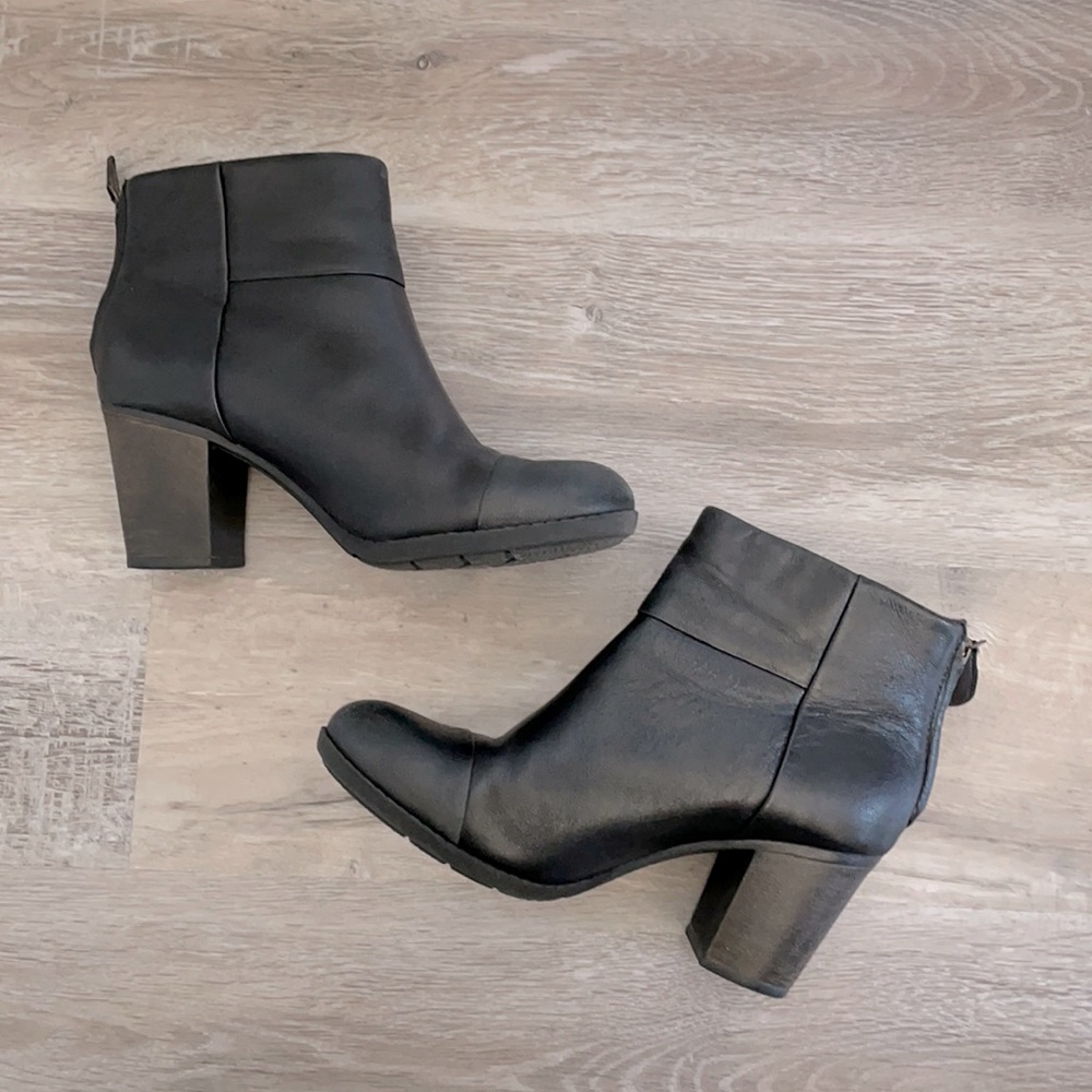 clarks bootie